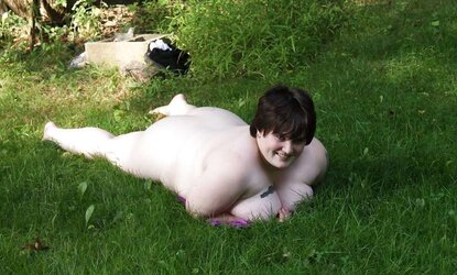 PLUMPER Slutwife in park