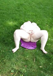 PLUMPER Slutwife in park