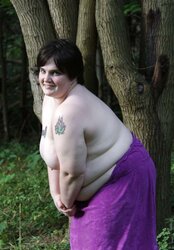 PLUMPER Slutwife in park