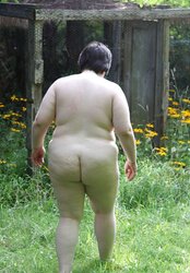 PLUMPER Slutwife in park