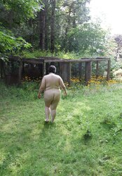 PLUMPER Slutwife in park