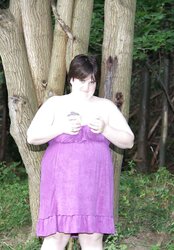 PLUMPER Slutwife in park
