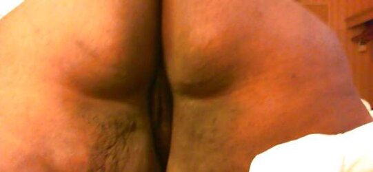 Bashful Ebony Backside PLUMPER At The Boat Saturdaynight