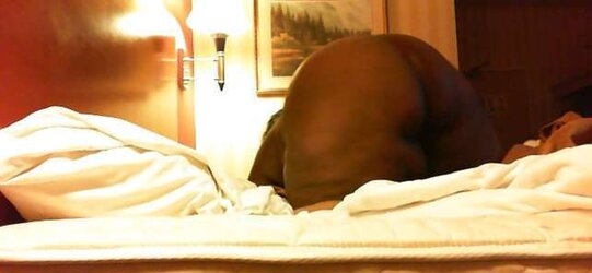 Bashful Ebony Backside PLUMPER At The Boat Saturdaynight