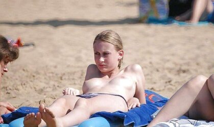 TRULY WARM CHICKS IN PUBLIC