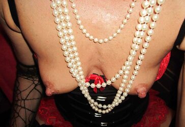 She like to play with Nadja