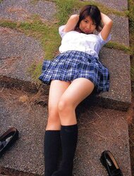 Japanese Swimsuit Honies-Miri Hanai (1)