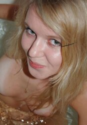 Bombshell Blond Uber-Sexy Bootie