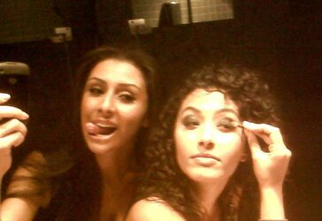 Iranian Teenager Hoe Felor (Pals with Sheyda)