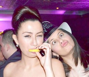 Iranian Teenager Hoe Felor (Pals with Sheyda)
