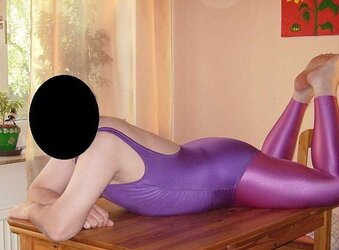 Bikini badeanzug und leggins