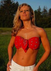 Lynetta Fay (crimson top outdoors)