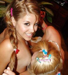 Little Summer, Nasty Topanga and Kimmie - On the counter