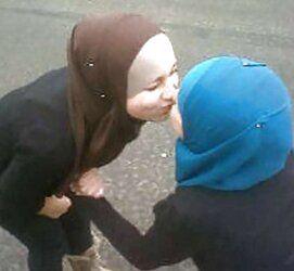 Hijab arab beurette Uber-Sexy Gals