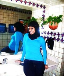 Hijab arab beurette Uber-Sexy Gals
