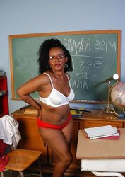 Ebony granny Rayveen from OlderWomanFun