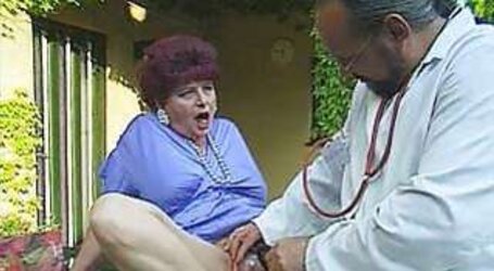 Mature Puss pump