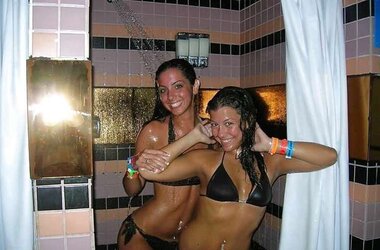 Torrid bare inexperienced nymphs posing