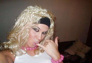 Crossdressers and sissies :jaw-dropping and crazy