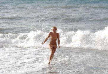 I am a Naughty Naturist