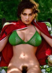 Vag displaying, bottomless, cunny, muff, puss!