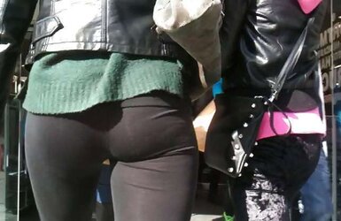 Voyeur Street - Latex booty Bi-Atch