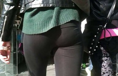 Voyeur Street - Latex booty Bi-Atch