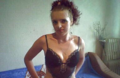 Fresh breezy Roxana Roamanian