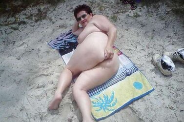 Older femmes sunbathing trio.