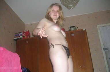 Russian fledgling dame naked at home