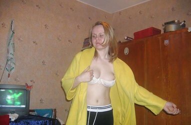 Russian fledgling dame naked at home