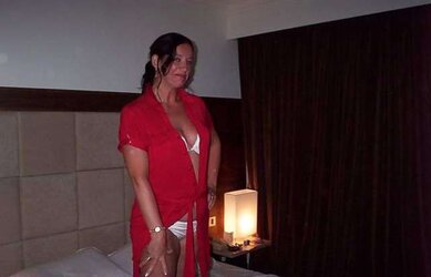 UK MUMMY Breezy Maria