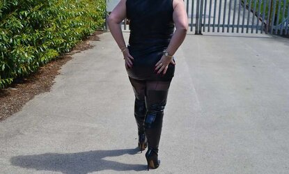 Linda Hip Shoe