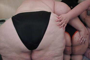 Fledgling PLUMPER fuck-fest - five Fatties playing
