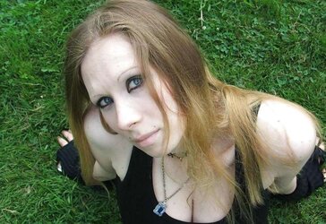 GORGEOUS AND INSANE GOTHIC NYMPH