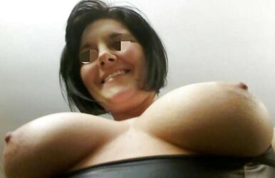 Buxomy Swinger Debbie
