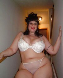 Salope avec un gros cul , trop bonne cette pute