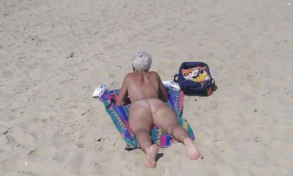 Nude Hoes On The Sandy Beaches