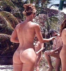 Nude Hoes On The Sandy Beaches