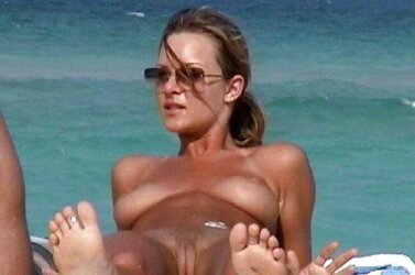Nude Hoes On The Sandy Beaches