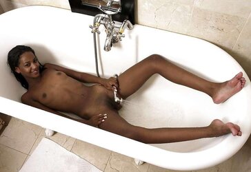 Naomi - shower taunt