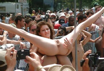 CMNF- Nudes-A-Poppin