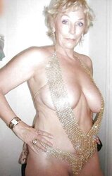 Wedding Ring Swingers #31: Kinky Chicks