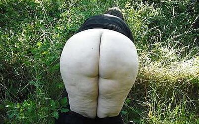 Giant butts and giant hips