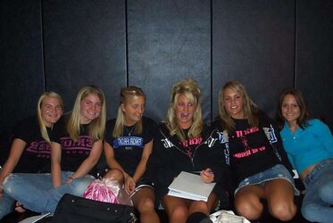 Upskirt stunners more fanny flashers.. :)