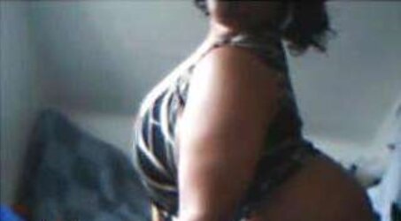 Fabulous dark-hued plumper with a hefty arse bum