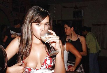 Petits seins !!!