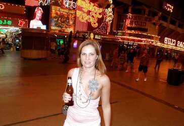 MUMMY naked in public