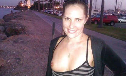 MUMMY naked in public