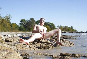 LAKEFRONT BARENESS!